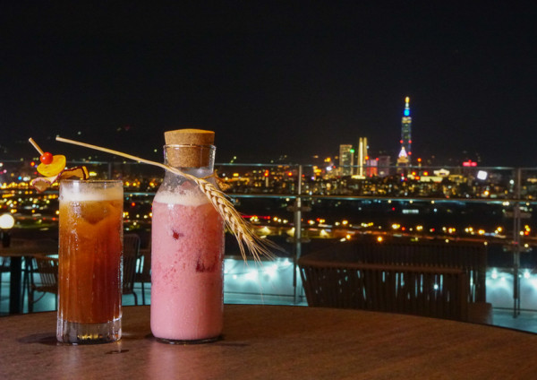 [台北景觀酒吧]台北萬豪酒店INGE’S BAR&GRILL-台北最美高空酒吧!微醺賞101夢幻夜景 - 美食好芃友