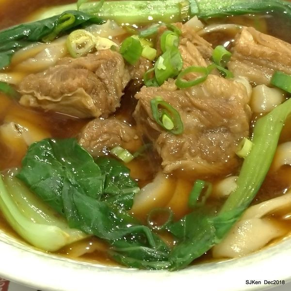 (台北板南線西門町站周邊美食)「江夏御品牛肉麵」--- 湯潤肉鮮麵Q好麵道，習武行家專注烹煮，屢獲獎項肯定的功夫牛肉麵! 