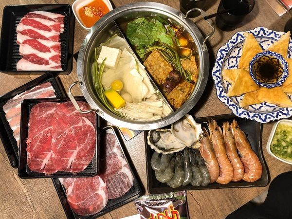 台中西區・火鍋｜藍象廷泰式火鍋-廣三SOGO店｜道地泰式火鍋吃到飽～還可以加點泰式料理一起享用～超級滿足！