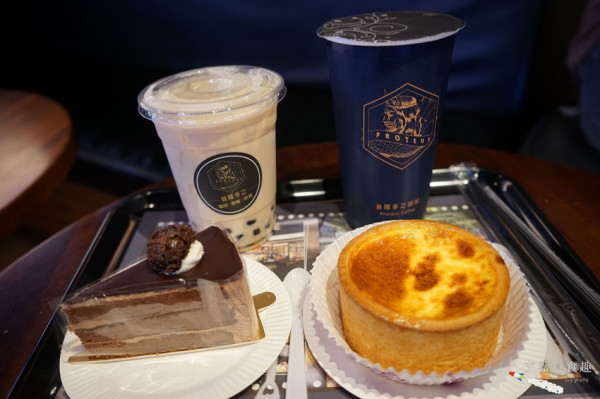 普羅多之咖啡(逢甲門市) || 台中逢甲不限時又平價咖啡館是你們的好選擇，不用100元就可以讓你從早坐到晚，超划算的！