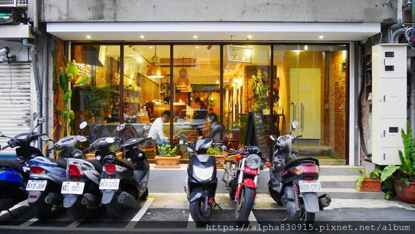 【Tw】Modism Café 摩德年代｜松江南京捷運站從咖啡喝到紅酒