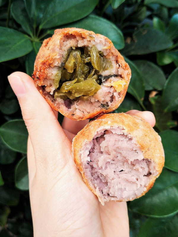 台北士林｜阿信芋頭丸～芋頭控大愛！榮華市場外俗擱實在的銅板美食（捷運士林站）～