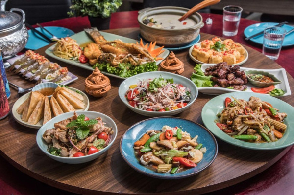 [桃園中壢]中壢泰式料理推薦，泰潮啦！食尚創意新泰菜！象迦泰式廚房 - 大手牽小手。玩樂趣