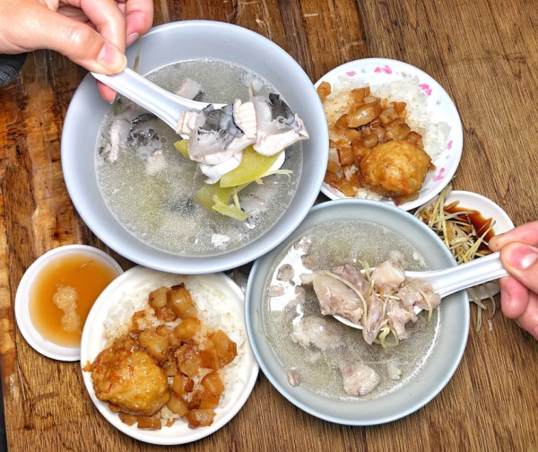 台南大灣早餐【烘爐肉燥飯】傳統西瓜綿虱目魚湯搭配古早味肉燥飯早餐吃這間就對了！ | 小白只饗ㄔ美食