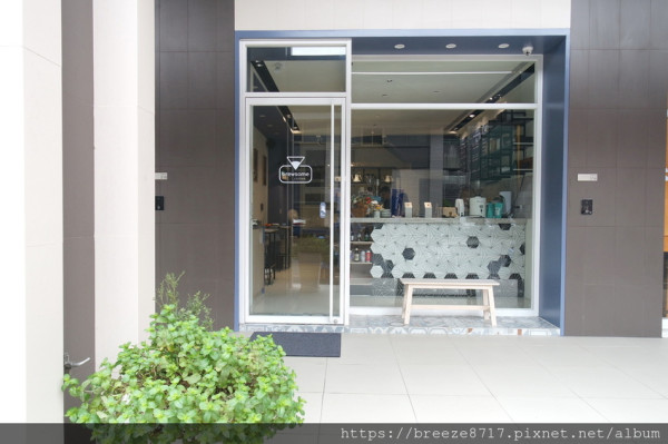 Brewsome Coffee｜美感幾何線條咖啡店【台中市】