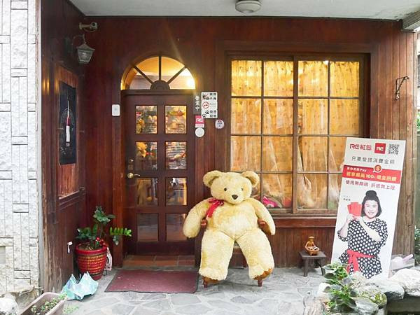 (新竹餐廳) W.Bistro咖啡調酒甜點餐廳,聚會首選好地方充滿少女心的娃娃牆必來朝聖一波～