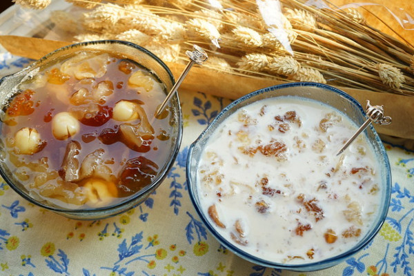 台中港式甜湯推薦~尚品港式甜湯的桃膠不奶和桃膠燉奶 桃膠給的又大又多 那種脆中帶Q的口感真的好讓人愛不釋口