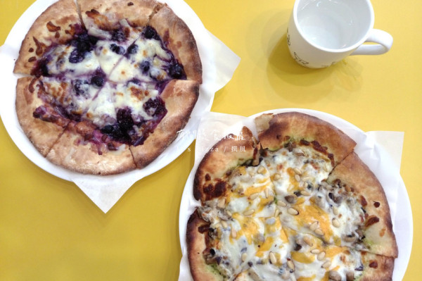 現擀素食披薩！龍潭有間蔬食披薩，高詢問度的百菇松子與有機莓果披薩