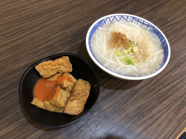 【竹北美食】台灣小吃米粉湯，古早味天然湯頭、平價美味小吃，赤肉羹麵好吃喔。竹北午晚餐推薦!