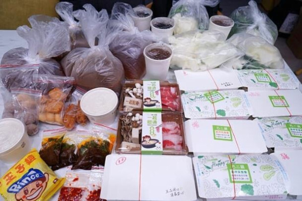 台中東區火鍋外帶推薦！石二鍋生食外帶滿額送，台中小火鍋這裡買