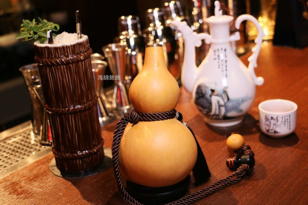 台北東區酒吧『紙醉金迷Relax Taipei』216巷/延吉街/市民大道中國風餐酒館，IG網美熱門打卡，MENU菜單價位，聚餐約會小酌(捷運忠孝敦化站)