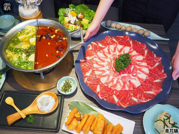 獨特綠色麻辣鍋！青花驕麻辣鍋，青麻椒肥牛鍋搭大份量牛肉三拼盛宴，香麻鮮甜層次豐富！