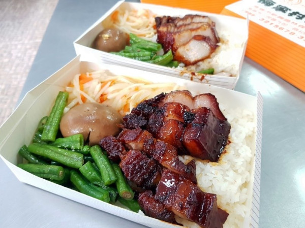 《高雄美食》梅家村排骨飯（九如店）❤排隊便當店~只賣4種口味，大推油香肥美的魯肉飯！