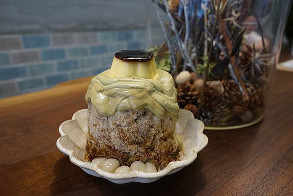 mimi köri ミミ  小秘密 - 置身於夢幻森林般的裝潢，超大碗酪梨醬剉冰，屏東文青感冰品店推薦