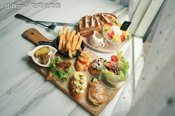 享初冬曦 ▏夢幻宇宙系的唯美下午茶 讓你坐擁銀河美景。帶我去月球 真的不是夢啦~。捷運亞東醫院站