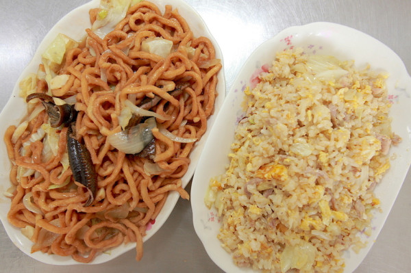 吃。高雄|楠梓區|楠梓加工區周遭美食。琳瑯滿目の菜色，整體口感口感中規矩定價合理「台南阿老鱔魚麵」。