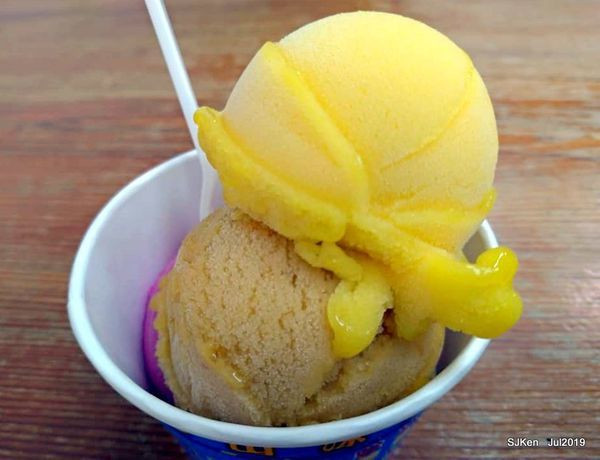 (金山金包里老街美食)「水芝林冰淇淋店」--- 老街第一家綿綿冰，任選3球35元，平價又美味!