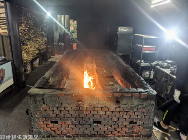 【新竹食記】新埔劉家莊燜雞 - 位在九芎湖的知名燜雞【客庄券與農遊券店家】