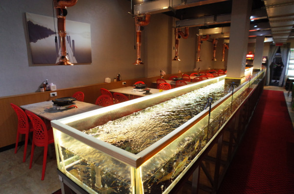 【蝦犇台式流水蝦吃到飽｜新北新莊】  邊玩邊吃、邊吃邊玩～吃到飽新選擇！