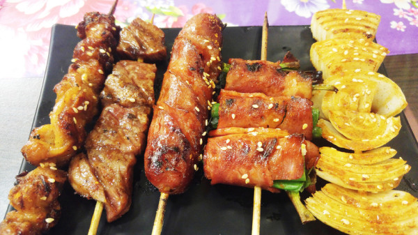 台南東區-金賀串燒  富農街角上的無煙燒烤  平價美味烤肉選擇