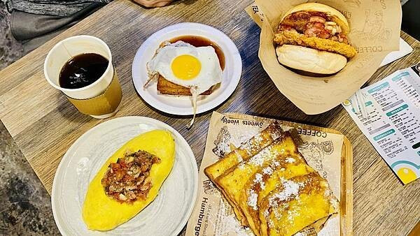 新店CP值高早午餐【Omelette美式蛋捲】銅板價50元就能吃到熱呼呼法國吐司/鬆軟香嫩厚燒美式蛋捲/餐點現點現做/新店美式Brunch早午餐