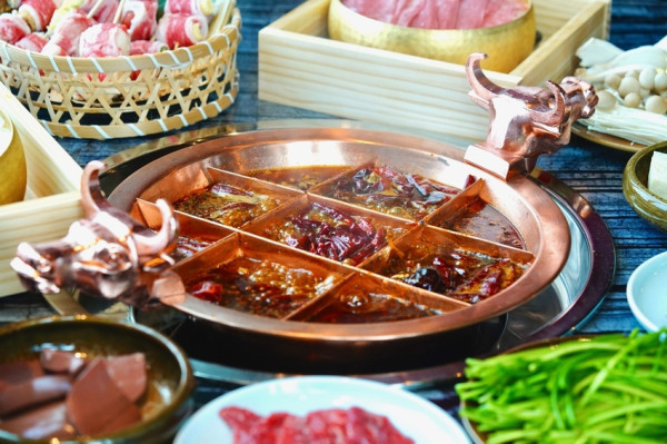 乾杯集團 麻辣45 和牛重慶麻辣火鍋x魔王 台北信義區 來一場火辣辣的和牛辣鍋 坐擁高樓景觀餐廳 乾杯集團全新打造品牌 信義區麻辣火鍋 捷運市政府站內文有店家資訊 