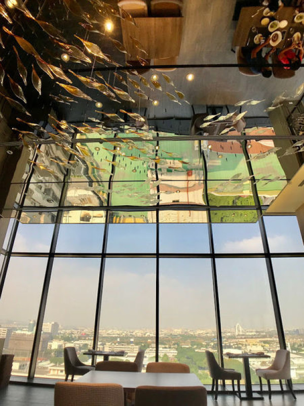 台中逢甲新開高空景觀餐廳【萊可曼法式餐廳】230元起就可以在法式餐廳享用高級饗宴/咖啡無限續杯/180度欣賞台中高空美景/全台最大機器人旅店浮雲客棧