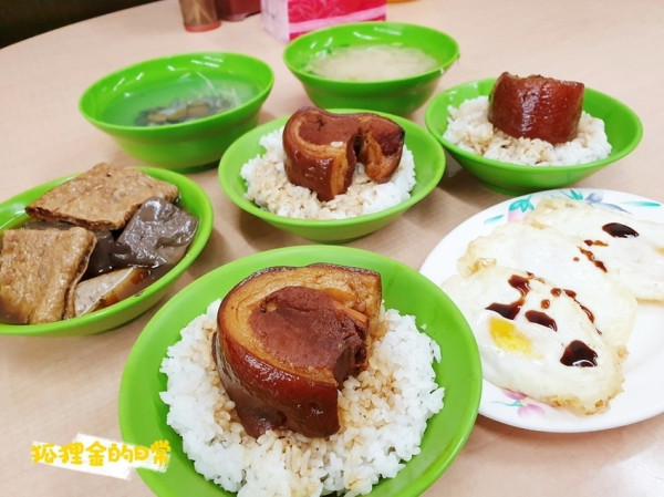 台中南屯 │ 二林老豬哥爌肉飯 夜間限定傳統老味道 內行的都吃這家 油亮爌肉肥而不膩