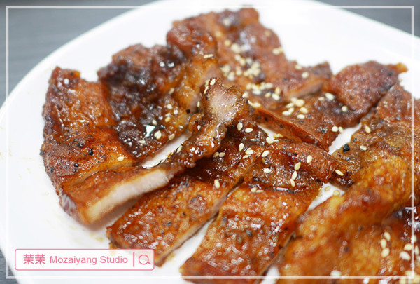 新莊烤肉便當推薦｜鑫吉野烤肉飯-輔大店｜好吃的燒烤雞腿、排骨｜近捷運輔大站