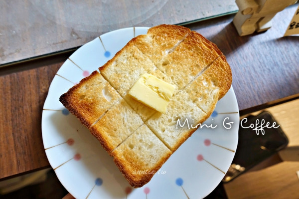 【台中】小煮咖啡 巷弄間小清新咖啡廳 植栽花園 不限時 寵物友善咖啡廳 - 水晶安蹄 不務正業過生活