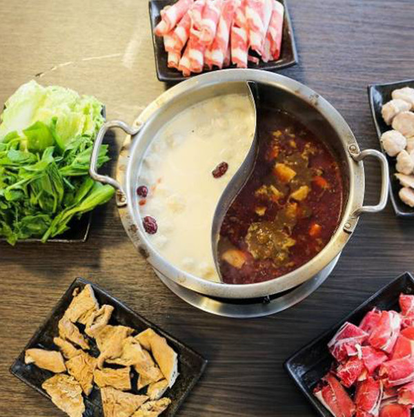 宜蘭│六眷村鴛鴦麻辣鍋～來自廣州道地的麻辣鍋　用餐即送刀削麵　強推招牌芋頭貢丸