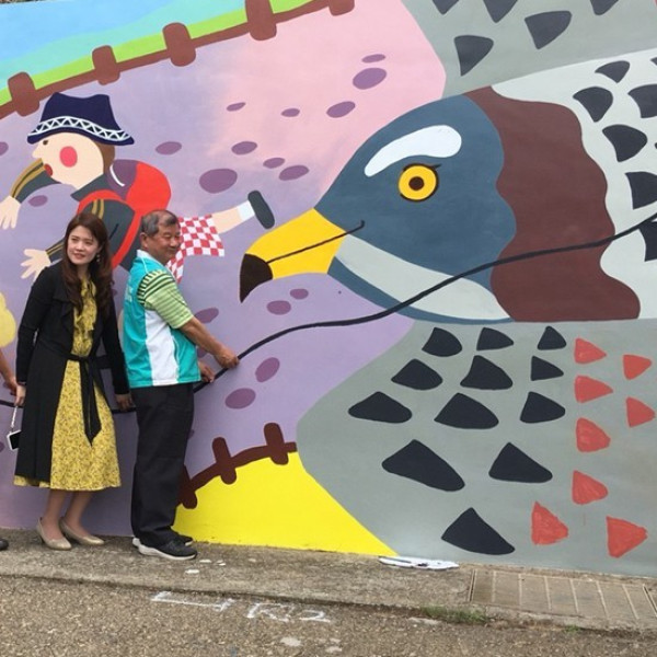 誰說台中大甲只能去鎮瀾宮！大甲鐵砧山旁出現超萌彩繪牆，還有周邊9個美食景點，讓你除了求安心，還要吃飽飽玩透透。