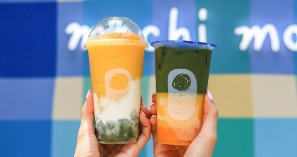 東區飲料控要拍！麥吉新品「芒果抹茶冰沙」5款新品同步開喝，東區全新「彩色格子美拍牆」打卡免費加料。