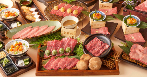 中秋烤肉就訂乾杯！乾杯集團狂推「中秋烤肉套餐、肉肉禮盒」優惠組合，買就送4,800元現金抵用券。