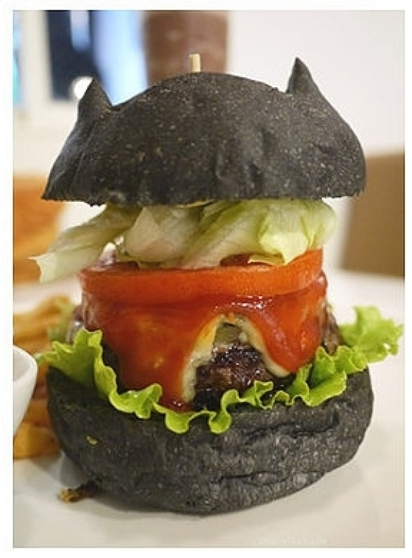 【推薦】大男孩的樂拍天堂。異想空間公仔主題咖啡