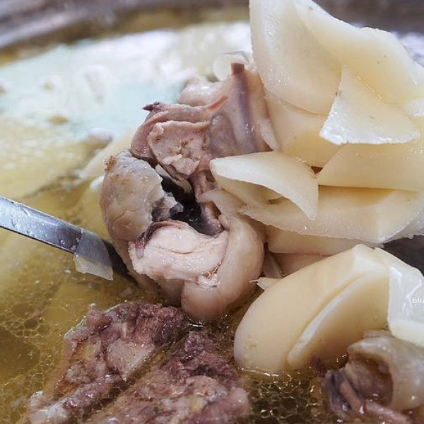 【台中北屯】自耕農土雞城 - 竹筍雞湯必點.鮮甜好吃.大坑隱藏土雞美食.父親節母親節合菜聚餐慶祝地點.日光溫泉附近