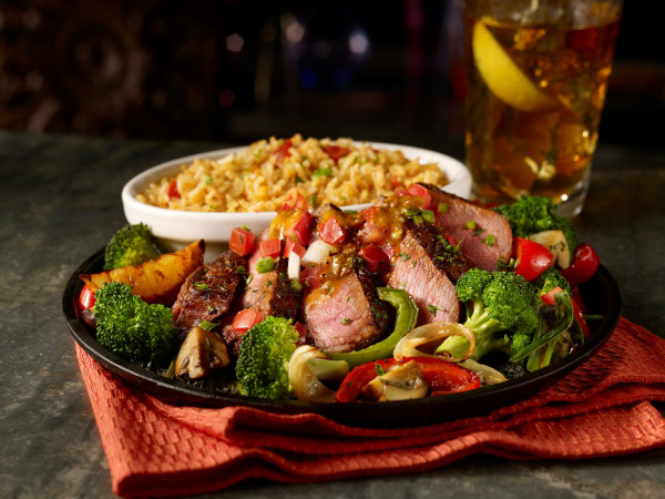 FRIDAYS化身上班族煩悶終結者！週週將熱騰騰美味餐點直送辦公室！