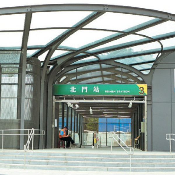 捷運松山線，輕鬆一日遊!