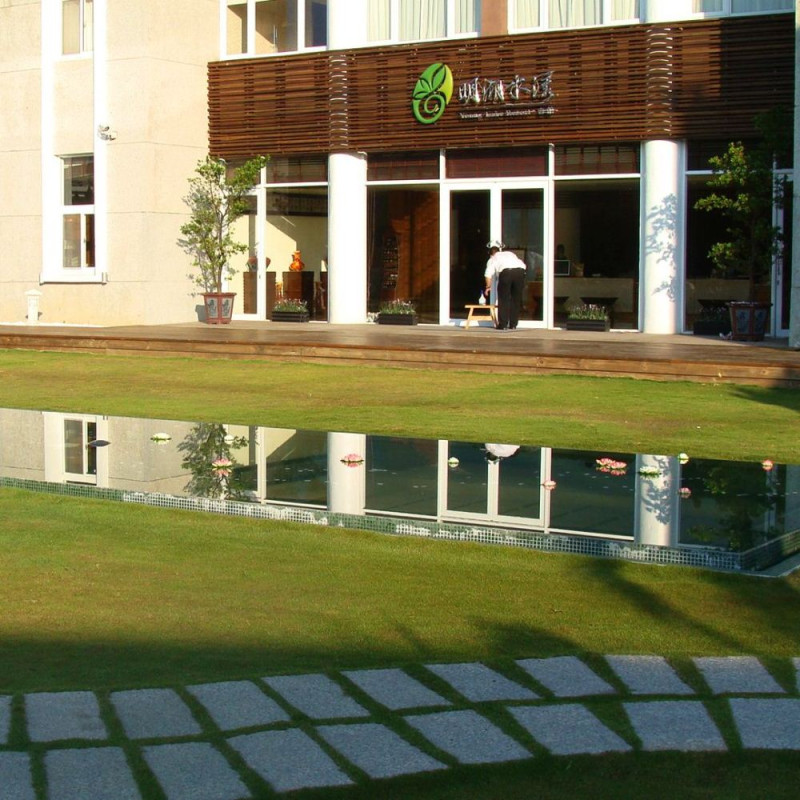 像是一個世外桃源，睡醒就在湖畔旁【明湖水漾】