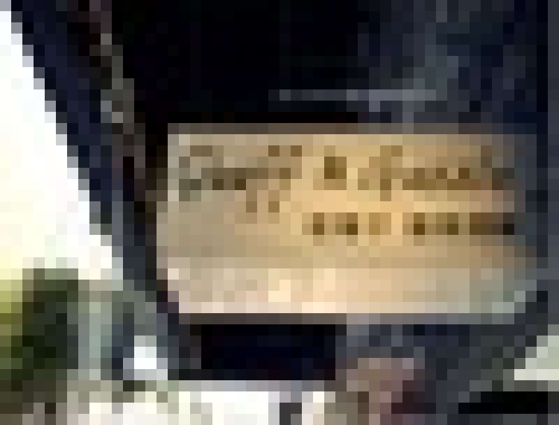 【高雄】有味道的好味道～老樣子咖啡廚房酒館。Quaff & Guzzle