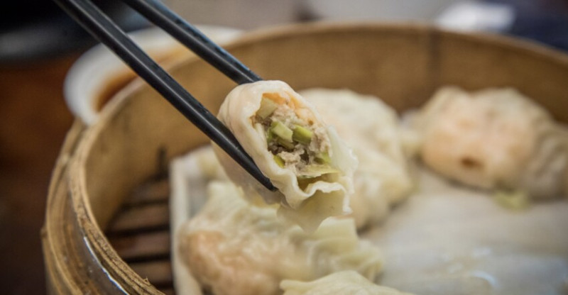 文山區福鼎湯包被譽為平民版鼎泰豐！路邊攤親民價，CP值爆棚人氣湯包專賣店～