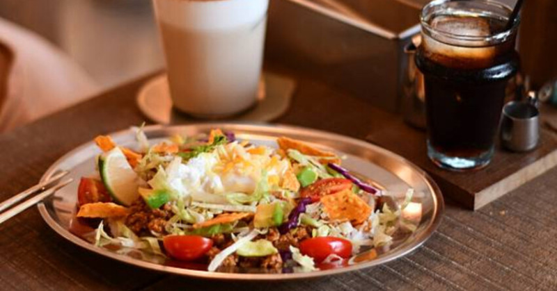 台南中西區必訪咖啡店回歸！日式木質系ゴゴ台所2.0，經典塔可飯必點。