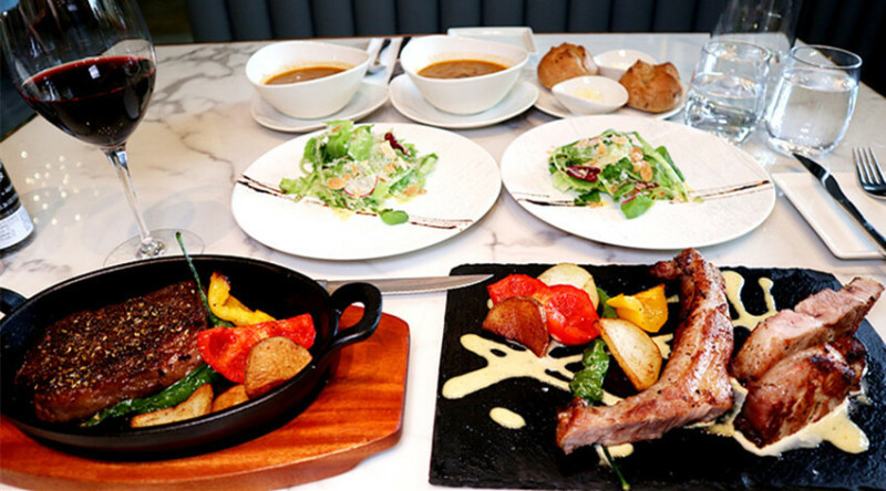 台北美食-大安區｜LE SAGE茱莉金牛排餐館｜環境雅致｜室內室外用｜牛排鮮嫩美味！