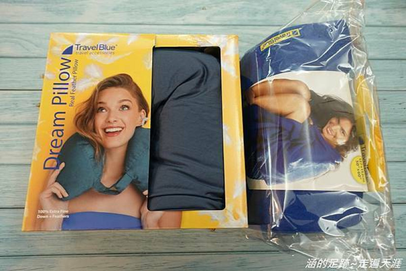 [旅行好物] 英國藍旅Travel Blue"羽絨美夢頸枕禮盒"贈"旅行毛毯"，享限時團購優惠，實用保暖好物，聖誕送禮首選