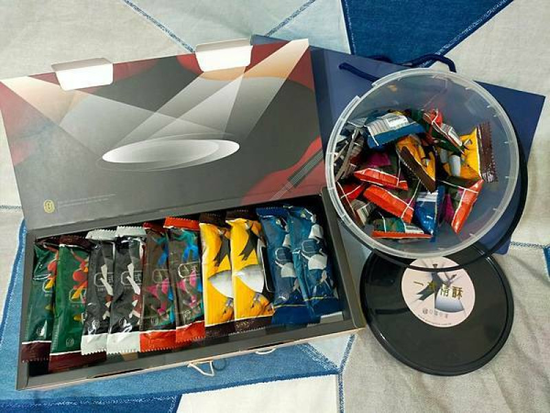 "美食推薦"谷溜谷溜一式情酥蛋捲禮盒/經濟桶裝!!送禮自用兩相宜~好吃好看大方美味的台灣伴手禮!!