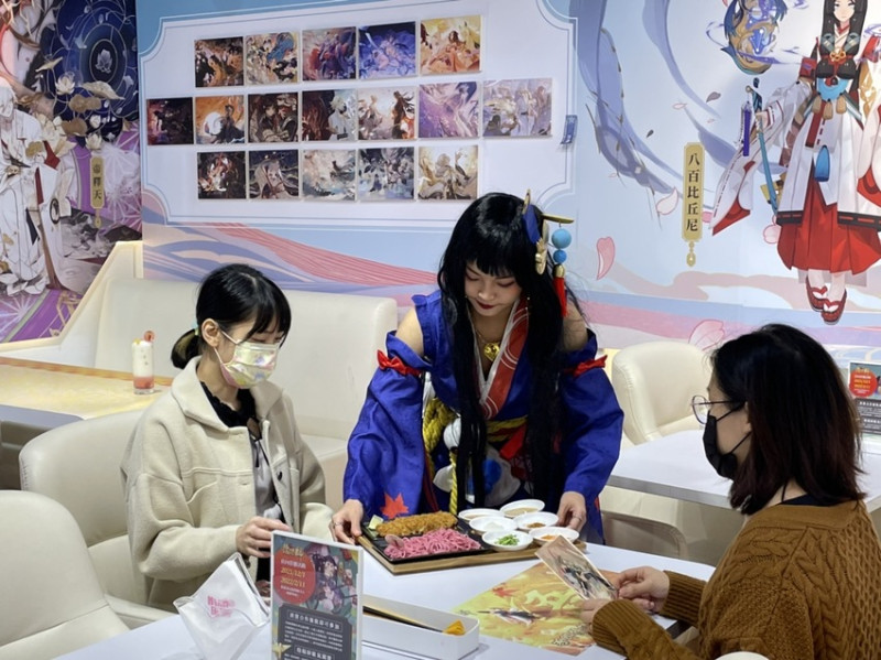 陰陽師五周年限定café創合作新趨勢　粉絲朝聖KIRABASE北高兩店瘋搶周邊商品