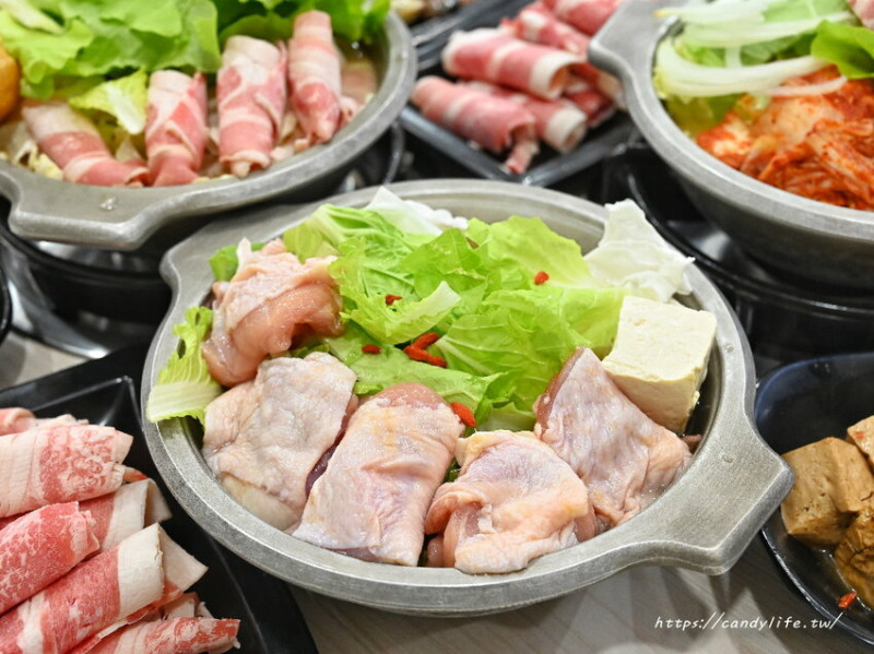 京川鍋物｜用餐時間一位難求的平價小火鍋，17種湯底任你選，最低只要140元，享爆米花、霜淇淋、飲料吃到飽～