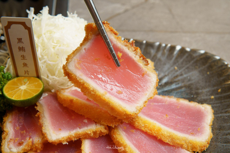 台中西區美食 逸之牛熟成炸牛燒肉，大膽使用『美國進口冷藏牛』，品質把關嚴格，肉品質、口感極佳，精誠商圈高品質炸牛燒肉。