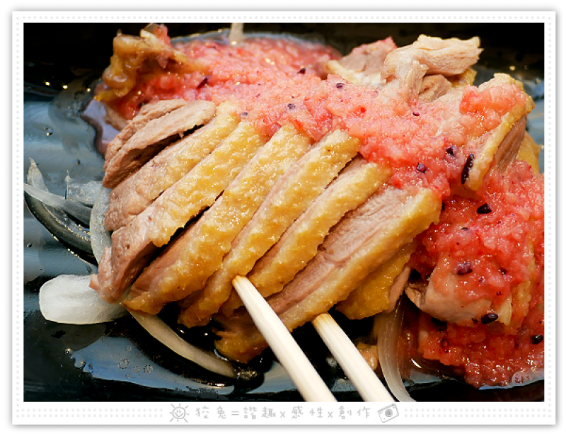 [台南食記] 子龍點鴨~台南正興街小吃推薦排隊店！大啖鴨肉滿漢全席！鴨魯飯、鴨肉切盤、生炒鴨肉羹、醬燒花雕鴨、古早味涼拌小菜！