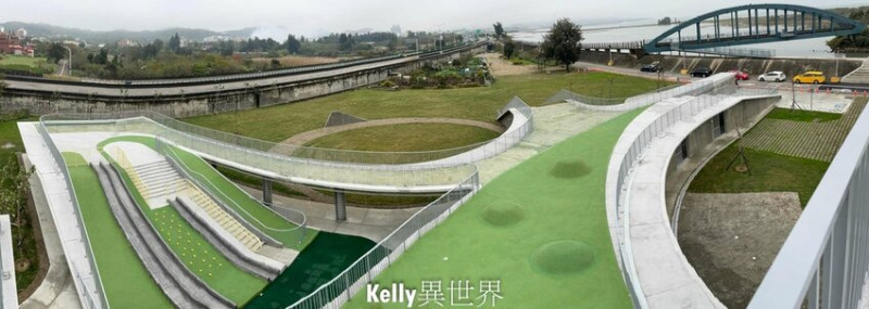 |新竹新景點 那魯灣文化聚落 半開放式空間設計 兩層樓高溜滑梯 攀岩圓形廣場景觀塔 大小朋友放電好地方 臨近17公里海岸線|
